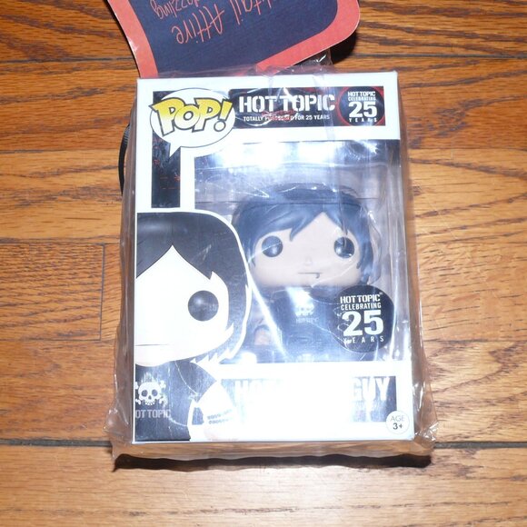 FUNKO POP! HOT TOPIC GUY 25th ANNIVERSARY VINYL FIGURE MINT IN BOX VAULTED RARE - Picture 5 of 6